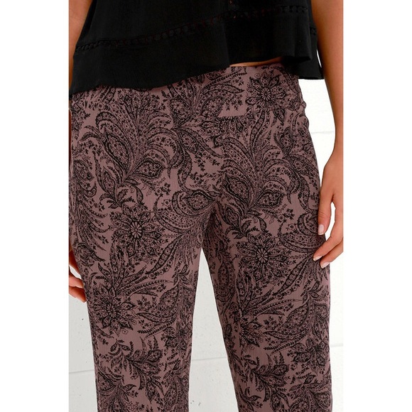 Lulu's Benny O'Neill Mauve Print Flare Pants - Picture 6 of 7